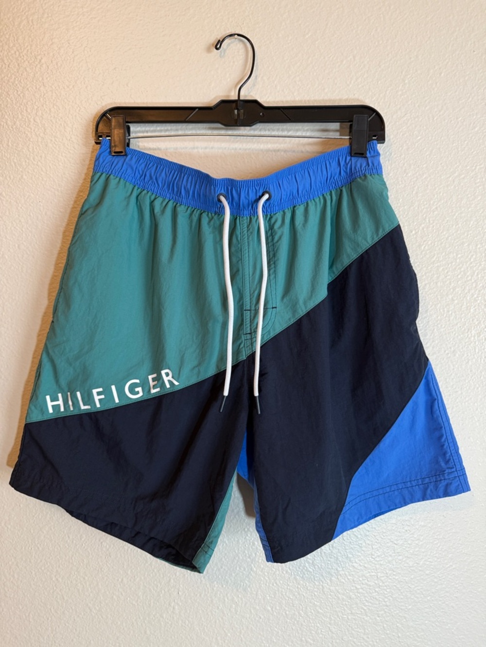 Tommy Hilfiger Men’s SZ M Swim Trunks Shorts Blue Colorblock Beach Resort NWOT
